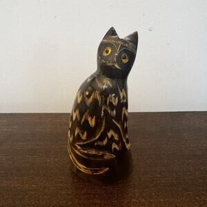 VTG Hand Carved Cat from Bull Bovine Horn Etched Intricate 4.5" Sculpture Figure
